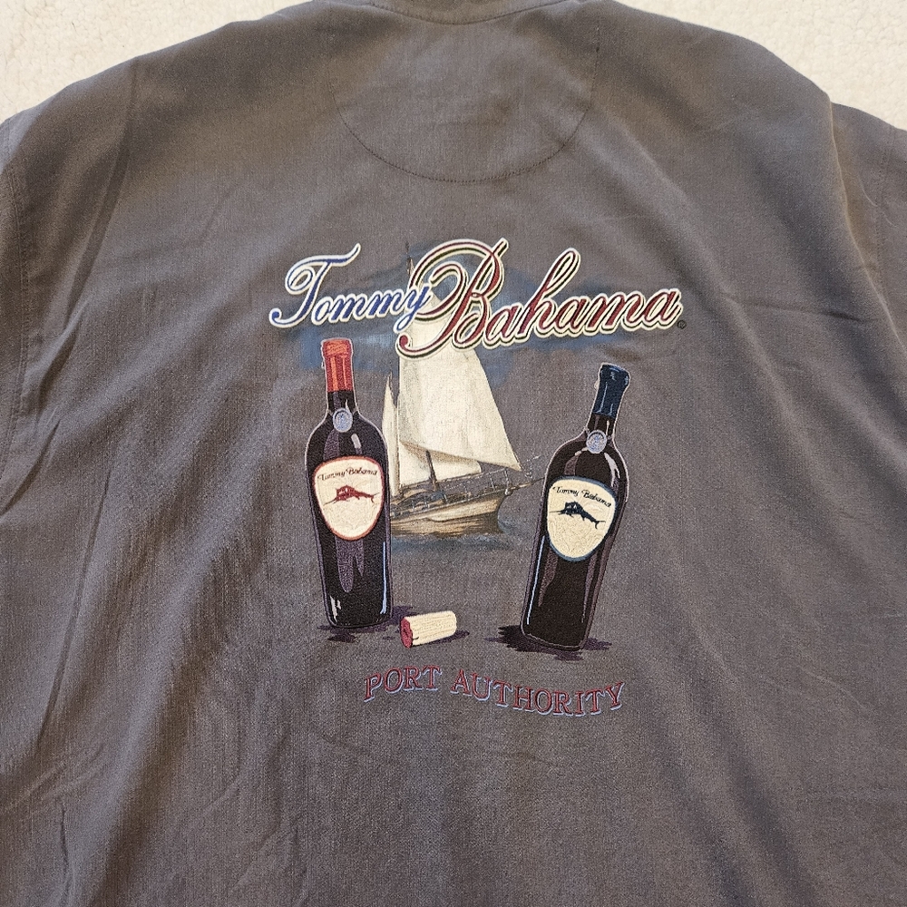 Tommy Bahama Men’s Wine Port Authority Embroidered Silk Camp Shirt Size XL Grey